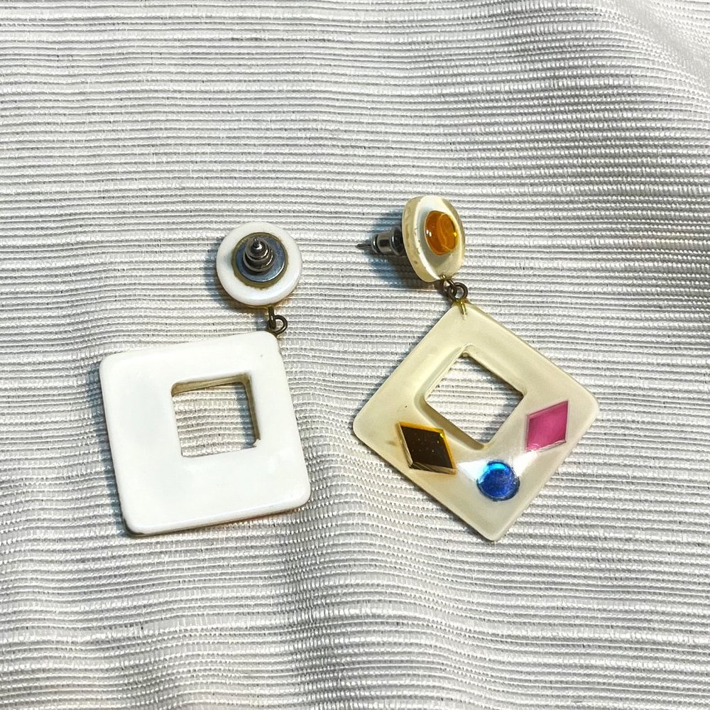 Vintage Lucite Colorful Earrings - Picture 7 of 7